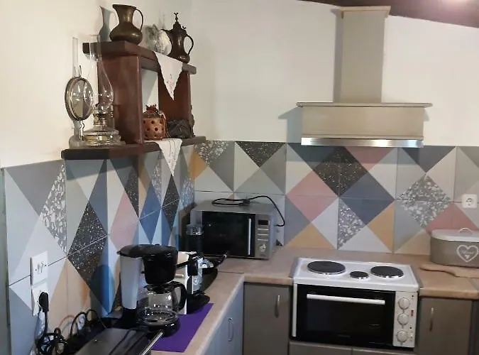 Eleni Country 2 * Feneos